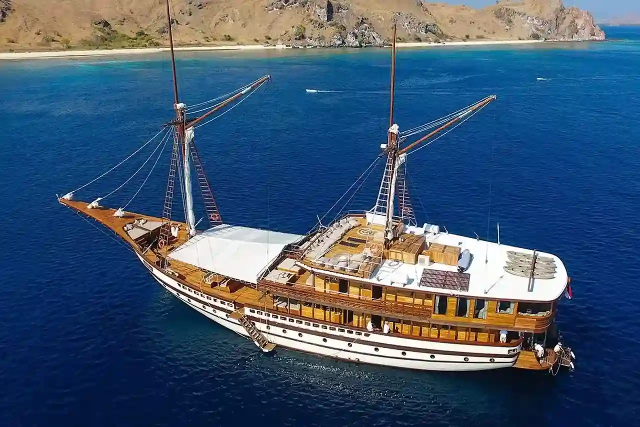 Choosing the Best Timber for Your Phinisi: Insights from Labuan Bajo Builders 2027