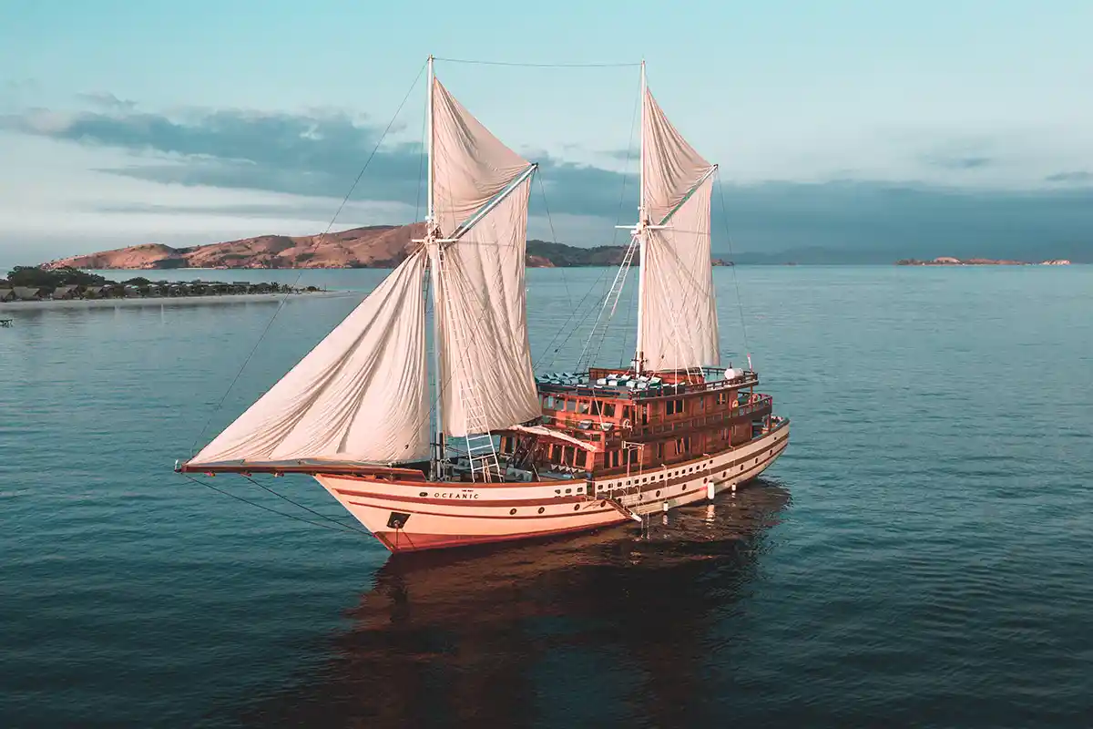 Modern Phinisi Yacht Builders Labuan Bajo: Innovations for 2027